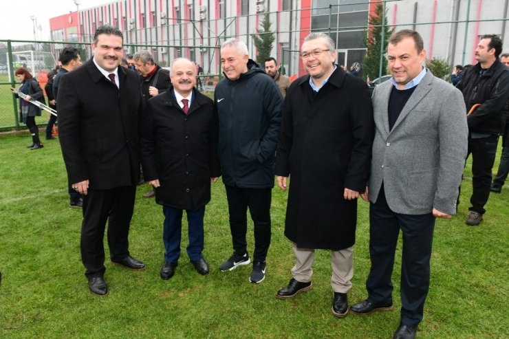 Vali Çakacak Ve Rektör Çomaklı’dan Eskişehirsporlu Futbolculara Ziyaret