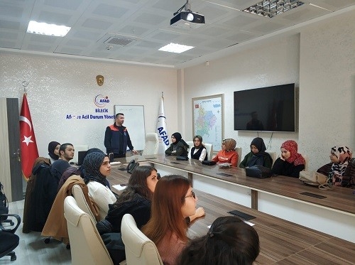 Genç Kızılay Kulübü Üyelerine Eğitim Verildi