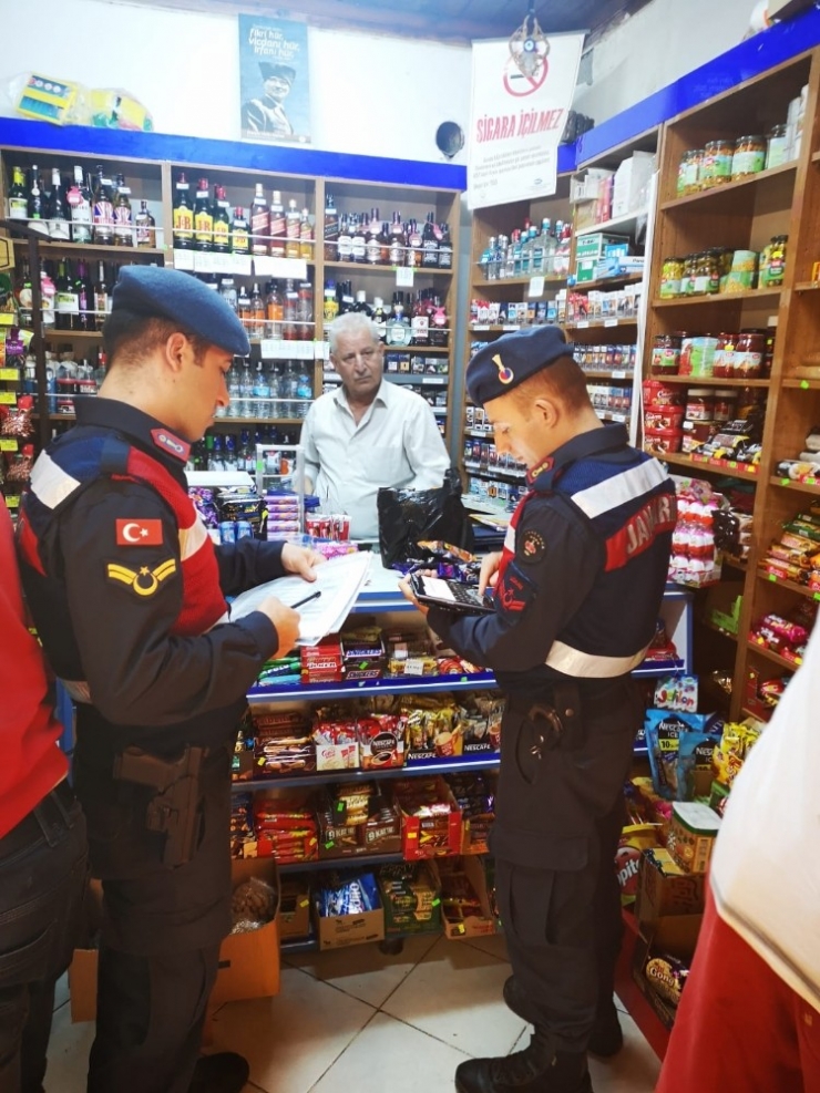 İzmir’de Jandarmadan Huzur Operasyonu: 15 Kişi Yakalandı