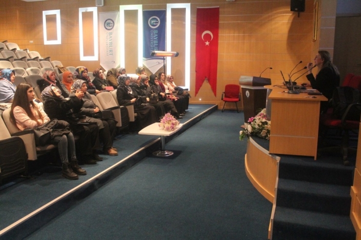 Bayburt’ta ‘Anne Üniversitesi’ Projesi Kapsamında Anneler Eğitimlerini Sürdürüyor