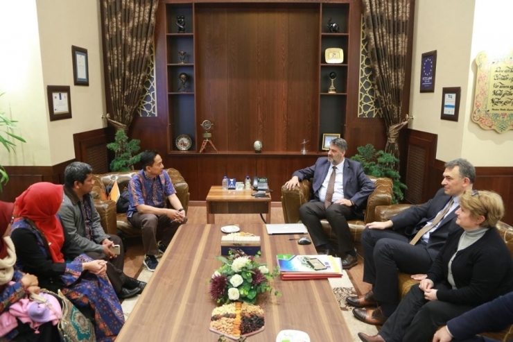 Endonezya’nın Ahmet Dahlan Üniversitesinden Rektör Polat’a Ziyaret