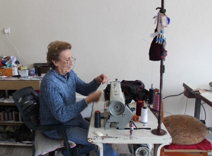 37 Yıldır Mesleğini Sürdürüyor, 4 Çocuğunu Terzilikle Büyüttü