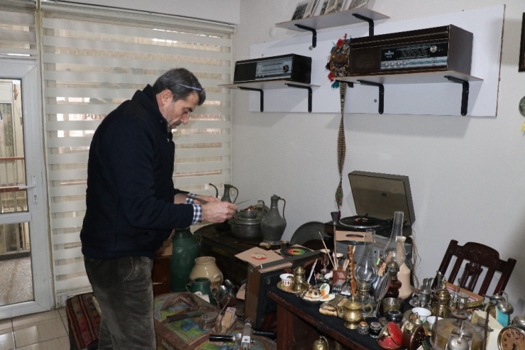 Bir Anahtar İle Başladı, Şimdi Antika Dükkanı Açtı