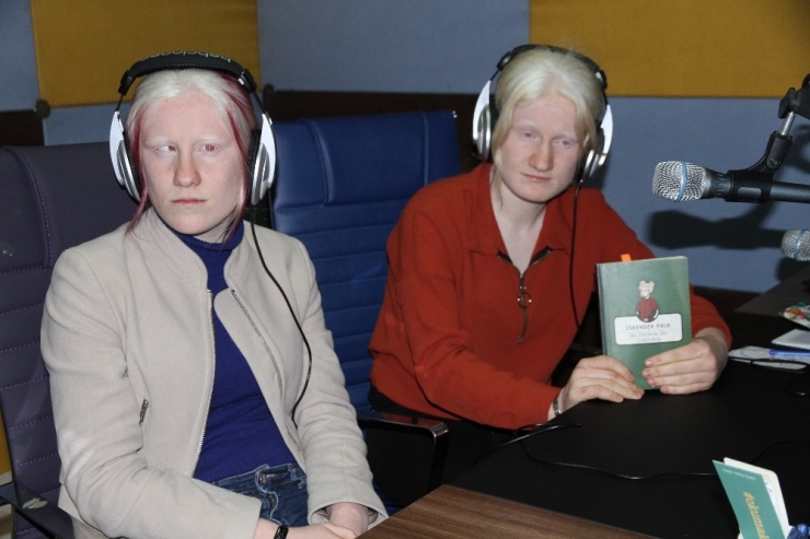 Albino Ve Engelli Kardeşlerin Azmi Umut Oluyor