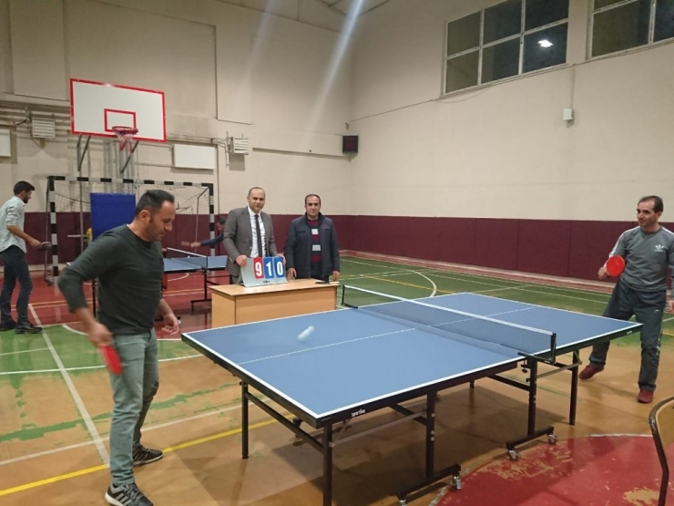 Varto’da Öğretmenler Arası Masa Tenisi Turnuvası
