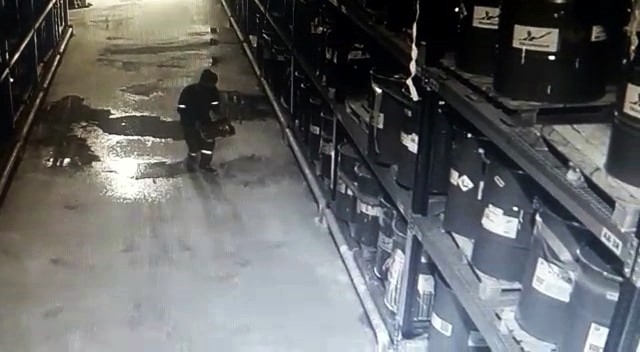 Tinerle Temizlik Yapmaya Kalkan İşçi Canından Oluyordu