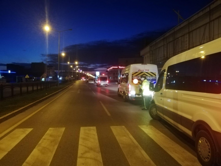 Öğrenci Minibüsleri Denetlendi