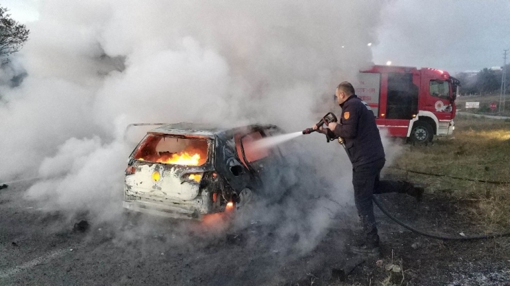 Eşinin Aracını Yakıp Videosunu Çekip Ona Gönderdi
