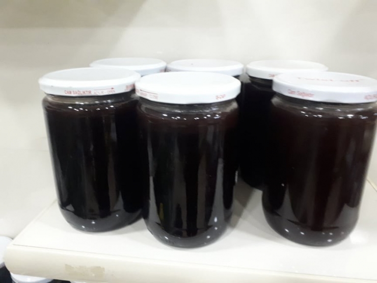 ’Çam Kozalağı Pekmezi’ İlgi Görüyor