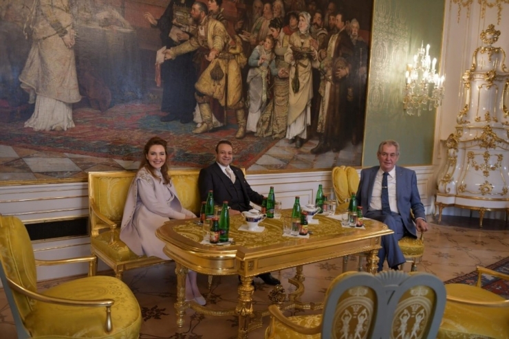 Prag Büyükelçisi Bağış, Güven Mektubunu Çekya Cumhurbaşkanına Sundu