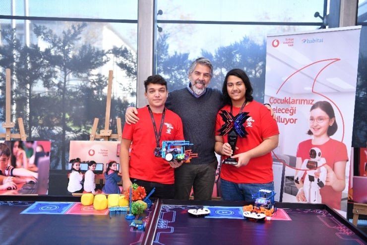 ‘Yarını Kodlayanlar’ Projesi Katılımcıları Dünya Şampiyonu Oldu