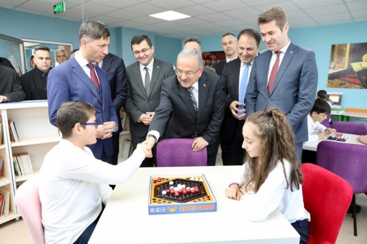 Hilmi Güler: “19 İlçede 19 Z-kütüphane Açacağız”