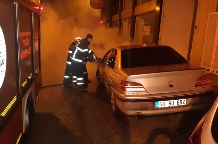 Park Halindeki Otomobil Yandı