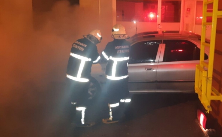 Park Halindeki Otomobil Yandı