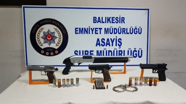 Balıkesir Polisi 6 Silah Ele Geçirdi