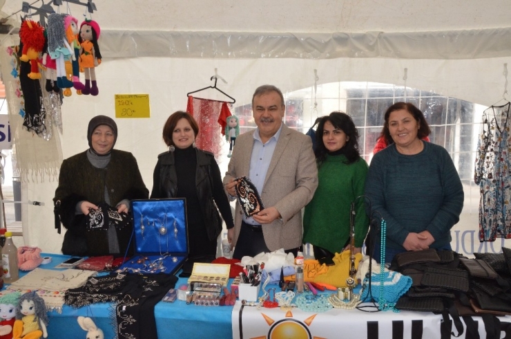 Kadınların Ürettikleri Yerli Ürünler Tezgahlarda