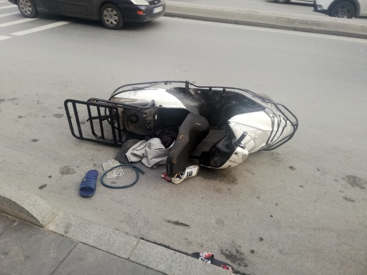 Esenyurt’ta Vatandaşların Kovaladığı Hırsızlar Motosikleti Bırakıp Kaçtı