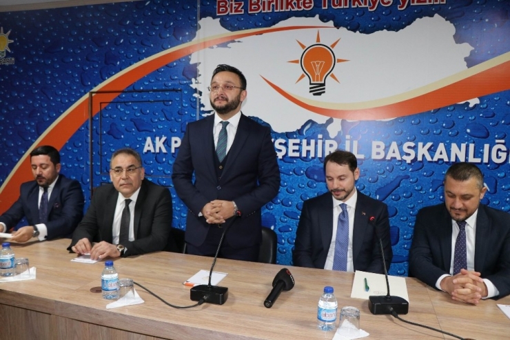 Bakan Albayrak, Ak Parti İl Başkanlığını Ziyaret Etti