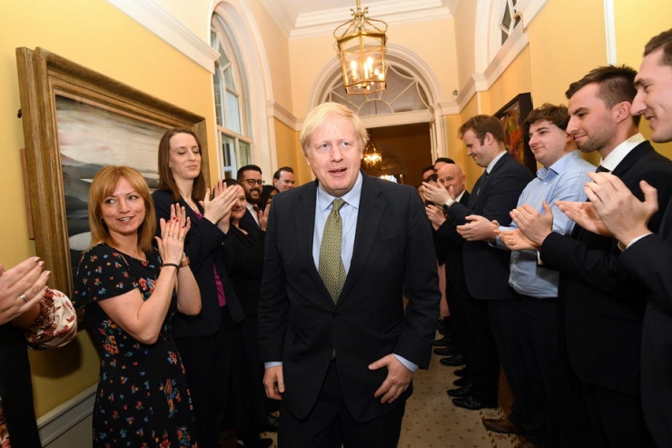 Boris Johnson, Kraliçe’den İzni Aldı