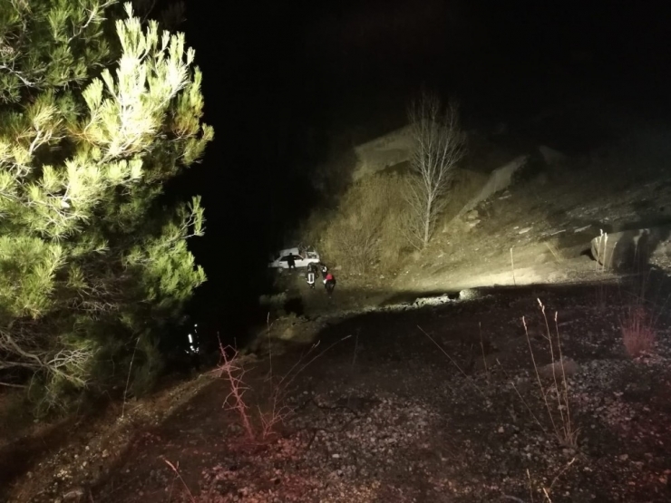 Uçurumdan Aşağı Yuvarlanan Otomobilin Sürücüsü 13 Gün Sonra Hastanede Öldü