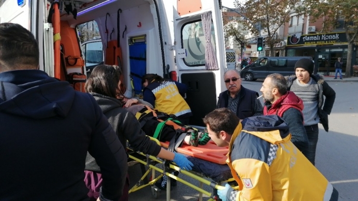 Yeni Aldığı Aracın Direksiyonunu Geçer Geçmez Yaşlı Kadına Çarptı