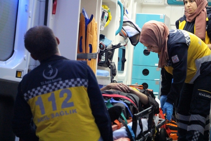 Kontrol Çıkan Araç Şarampole Uçtu: 1 Yaralı