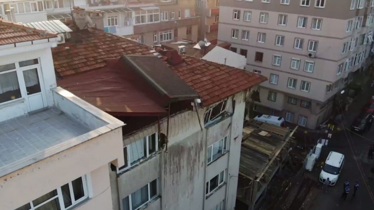 Şişli’de 6 Katlı Binanın Çatı Katında Çökme: 3 Yaralı