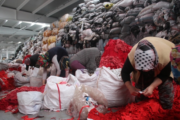 Tekstildeki Geri Dönüşümün Yüzde 85’lik İhtiyacını Uşak Karşılıyor