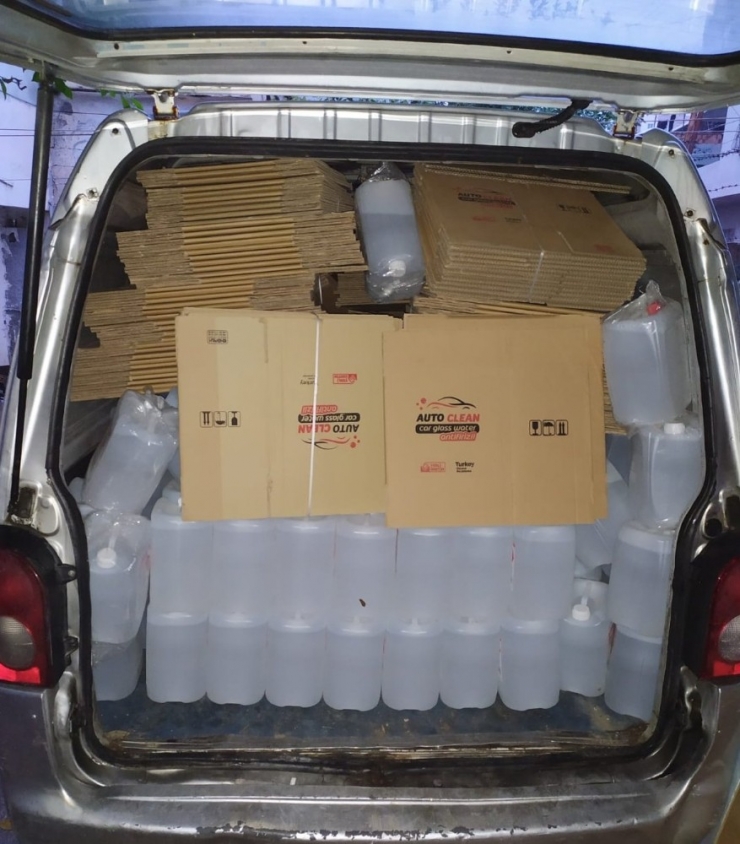 Antifriz Yazılı Bidondan Etil Alkol Çıktı