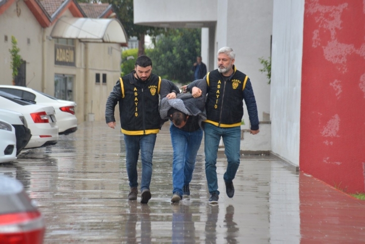 Genç Kızın Cep Telefonunu Bir Saniyede Çaldı