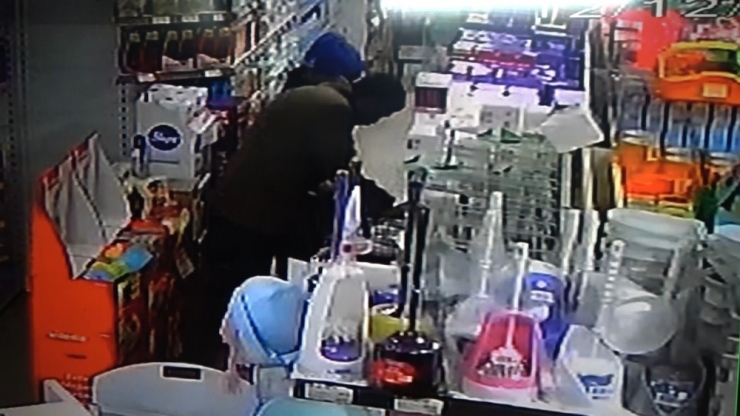 Maketteki Cep Telefonu Hırsızlığı Kameralara Yansıdı