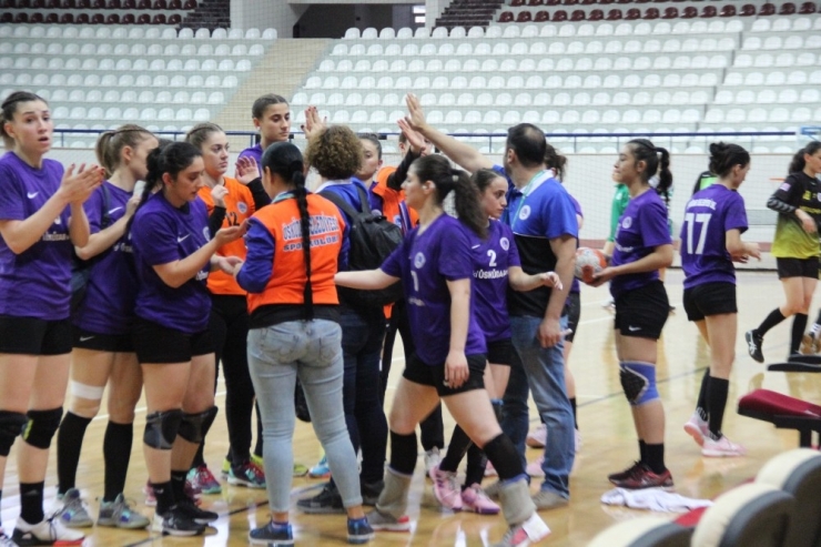 Hentbol Kadınlar Türkiye Kupası: Üsküdar Belediyesi: 34 - Aksaray Belediyesi: 22