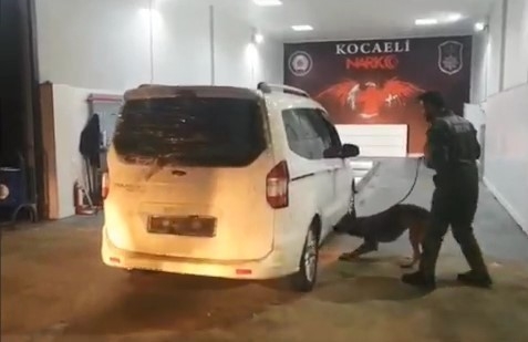 Tem Otoyolu’nda Durdurulan Araçtan 35 Kilo Eroin Çıktı