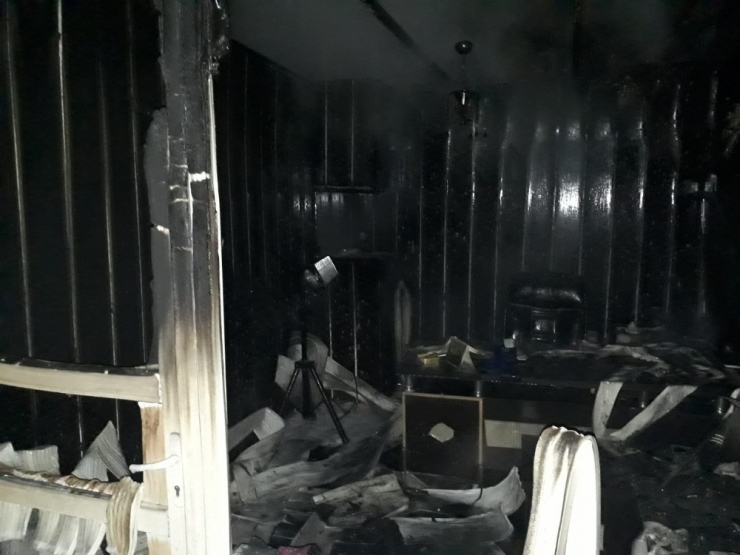 Tarsus’ta Sebze Halinde Yangın