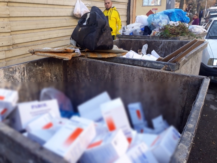 Çöp Konteynırında Yüzlerce Kutu İlaç Bulundu