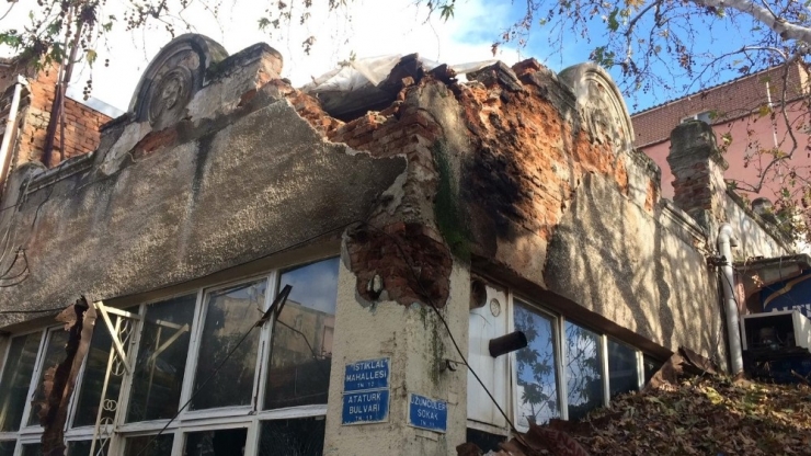 Tarihi Kahvenin Sundurması Çöktü