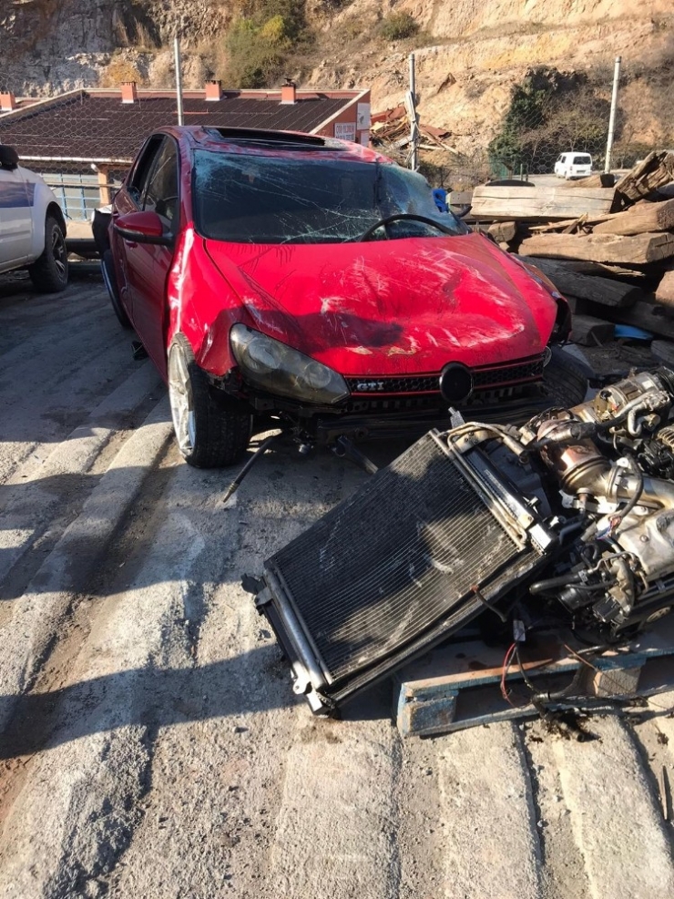 Artvin’de Meydana Gelen Trafik Kazasında 1 Kişi Öldü 2 Kişi Yaralandı