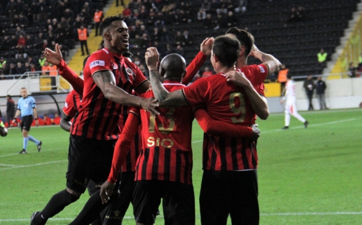 Süper Lig: Gençlerbirliği: 2 - Göztepe: 1 (İlk Yarı)