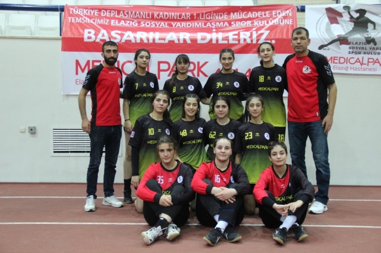 Hentbol Kadınlar Türkiye Kupası: Görele Belediyesi: 32 - Elazığ Sosyal Yardımlaşma: 23