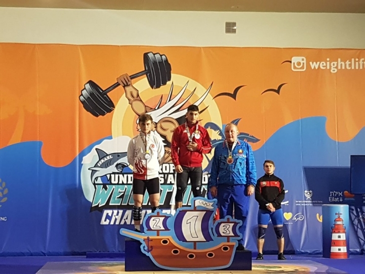 Genç Halterci Hakan Şükrü Kurnaz Avrupa Rekorunu Kırıp Şampiyon Oldu