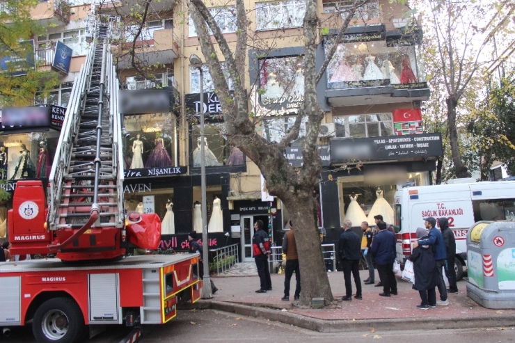 Evde Ayağını Kıran Yaşlı Kadının Yardımına İtfaiye Koştu