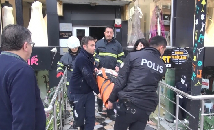 Evde Ayağını Kıran Yaşlı Kadının Yardımına İtfaiye Koştu