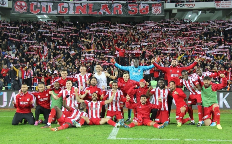 Sivasspor’dan Maç Sonu Büyük Sevinç