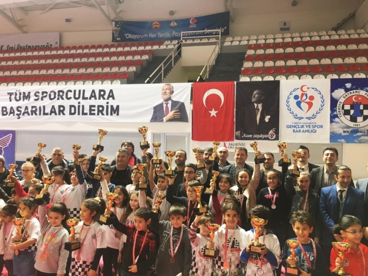 Adana Küçükler Satranç İl Birinciliği