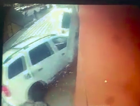 Otomobil Açıköğretim Ofisine Daldı: 1 Ölü, 2 Yaralı