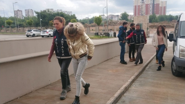 Antalya’da Elektrikli Bisikletli Fuhuş Servisi