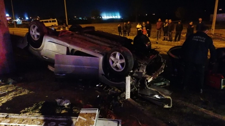 Kavşağın Beton Blokları 3 Kişiye Mezar Oldu