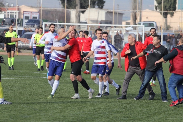 Amatör Maçta Trajikomik Olay