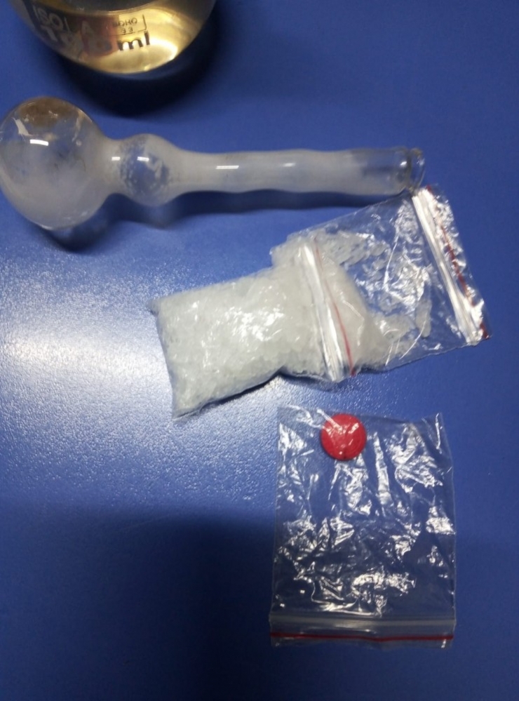 Üzerlerlerinden Uyuşturucu Çıktı