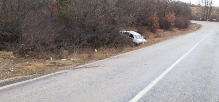 Kontrolden Çıkan Otomobil Şarampole Uçtu: 4 Yaralı